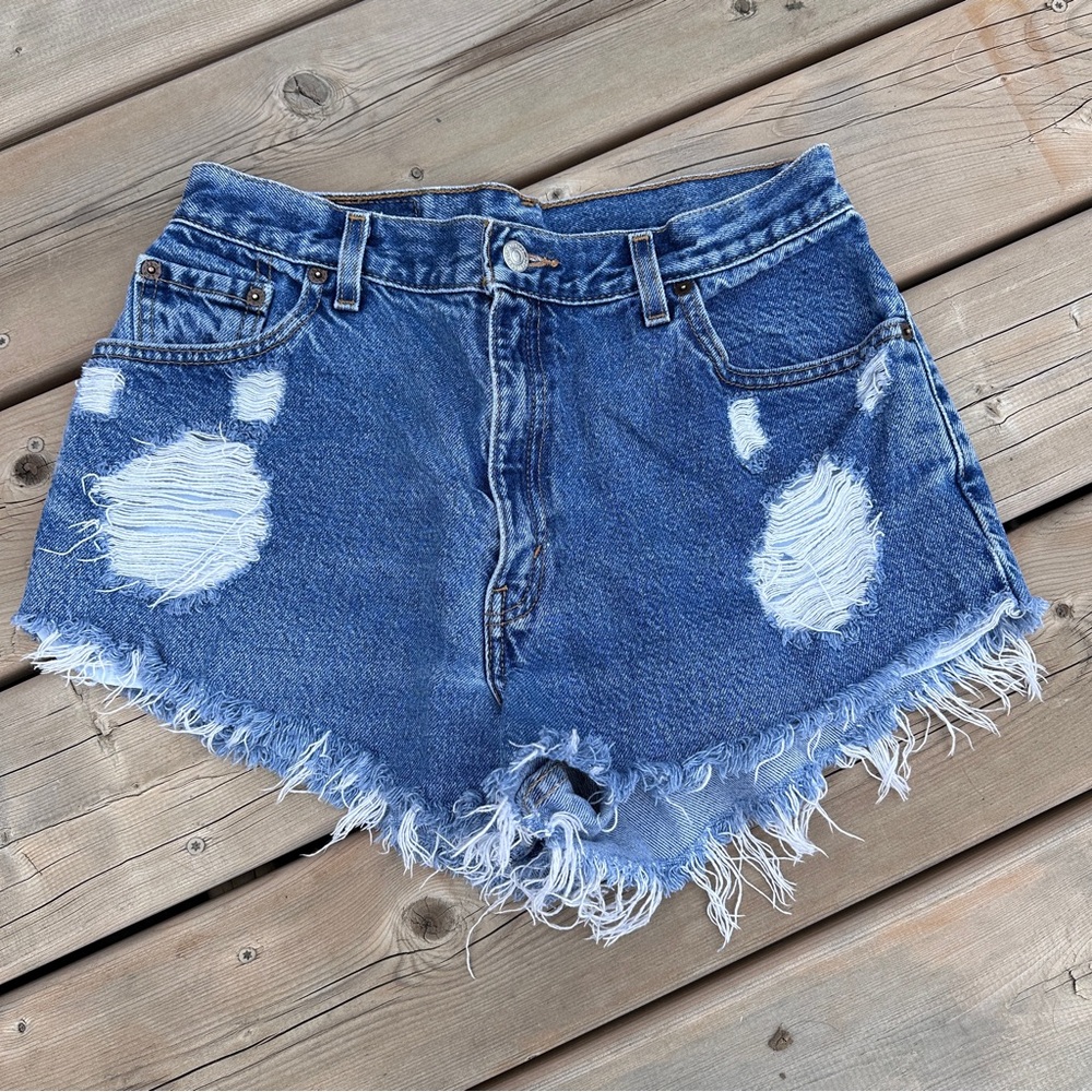Levi’s 550 Distressed Blue Denim Shorts